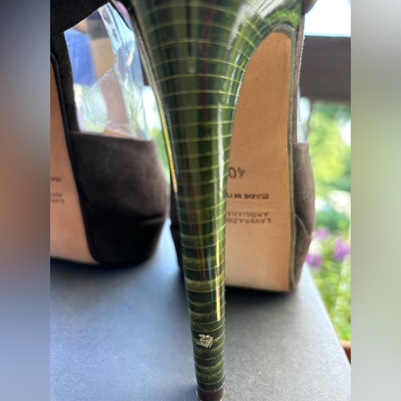 Ron Donovan Bespoke Suede T-Strap Peep Toe Stiletto
Size 10
Handmade in Italy - Picture 9 of 11